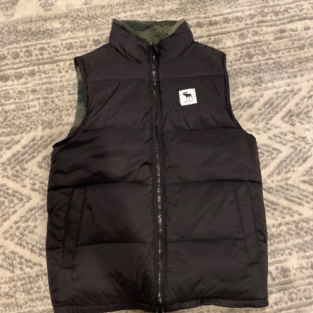 Abercrombie boys reversible vest 11/12